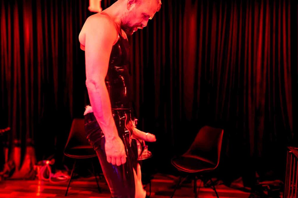 MrCornSlave-ChrisTheRed005